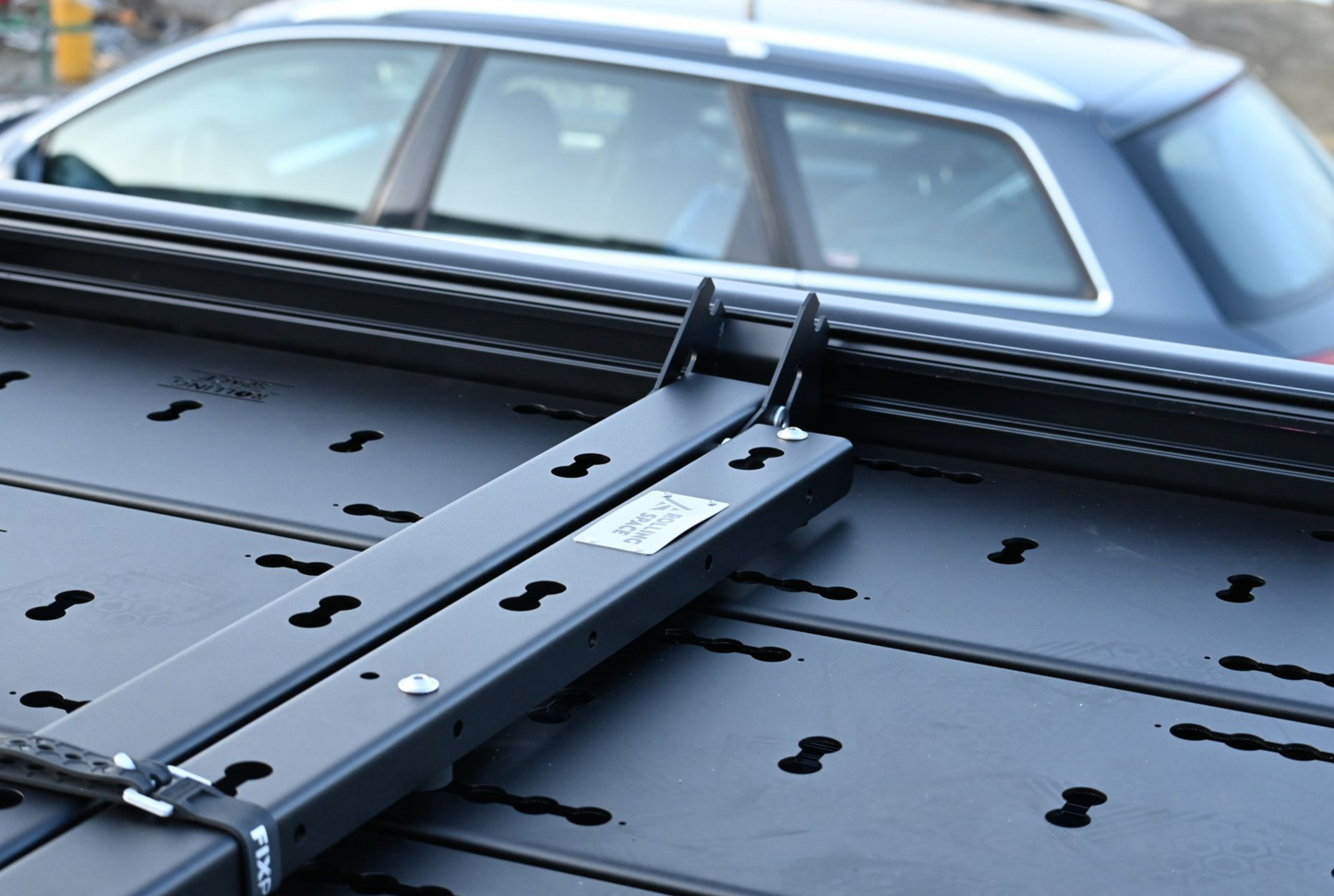 Hängemattenhalter für Dachträger - passt für Rolling Space, Rhino Rack, Frontrunner, SpaceMock, Nuten profil N8, Nutenschiene und andere