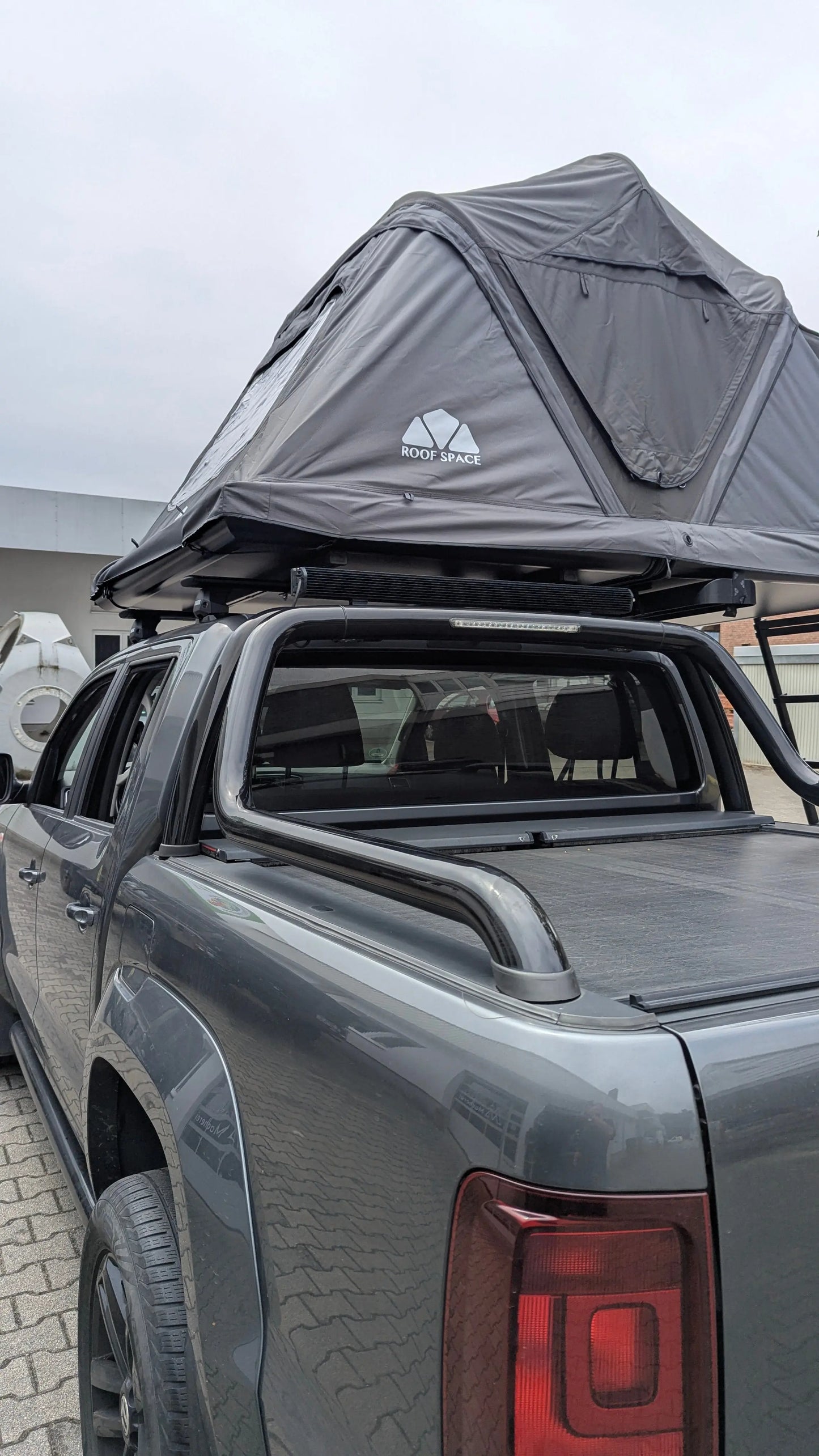 Roof Space 2 geöffnet auf VW Amarok