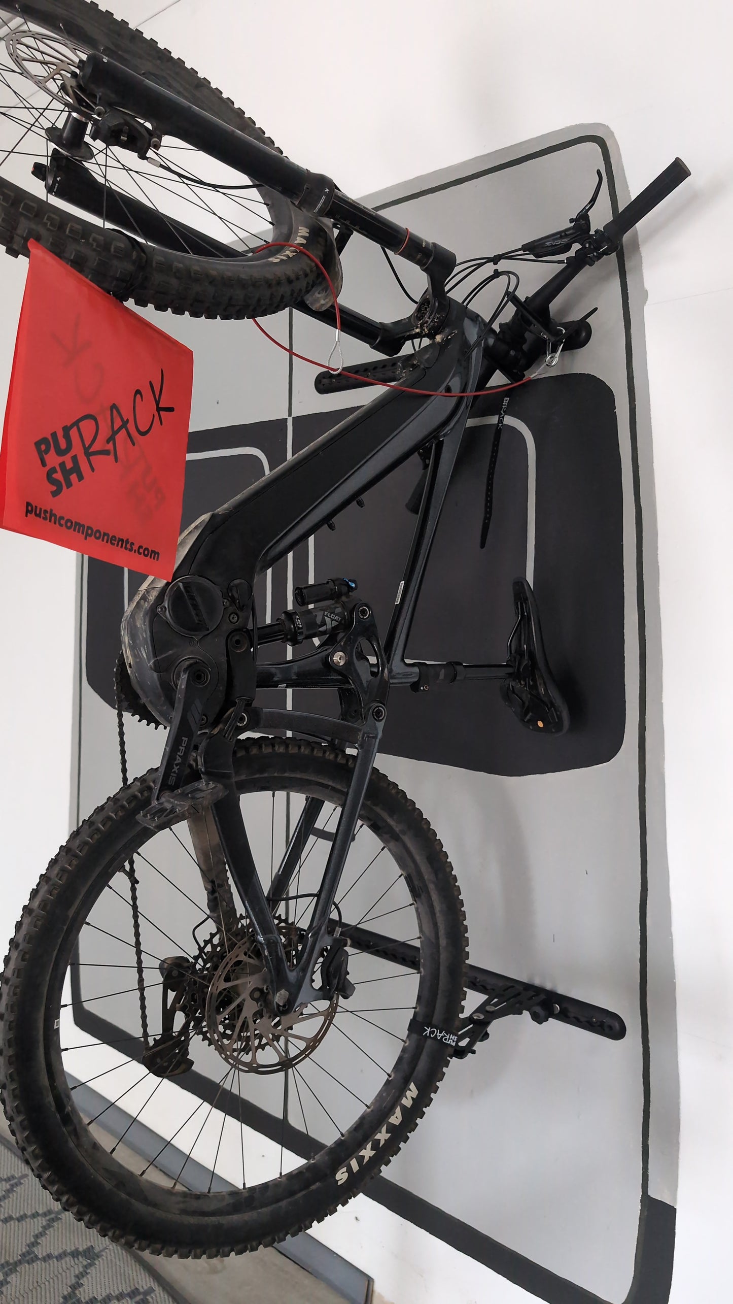 PUSHrack V2 Fahrradträger/Halter für Kastenwagen ab 2,25m Crafter, MAN TGE, Sprinter, Fiat Ducato, Boxer, Jumper Movano Heckträger vertikal
