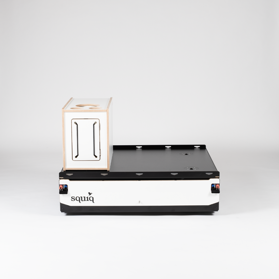 https://cdn.shopify.com/s/files/1/0861/6053/9973/files/squiq-traveler-compact-kofferraumauszug-campingbox-links-flexibel.png?v=1765291652