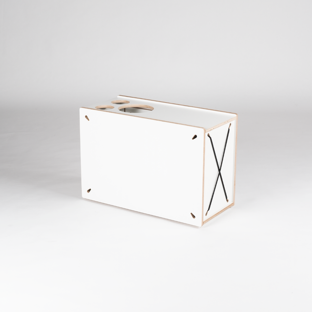https://cdn.shopify.com/s/files/1/0861/6053/9973/files/squiq-traveler-regular-campingbox-links-hinten.png?v=1752209751