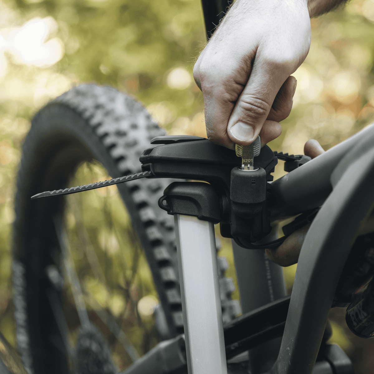 Thule Epos klappbarer Fahrradträger für die Anhängerkupplung