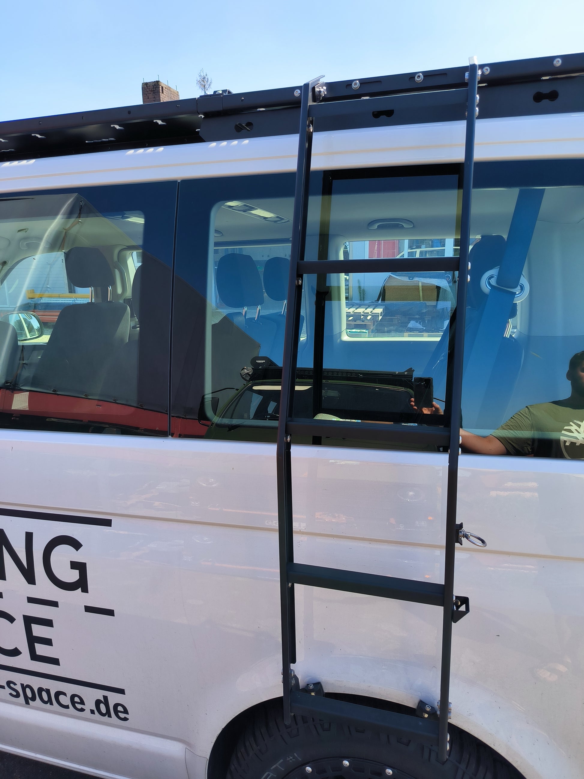 VW T5 T6 T6.1 Seitenleiter | SpaceClimb Rolling-Space