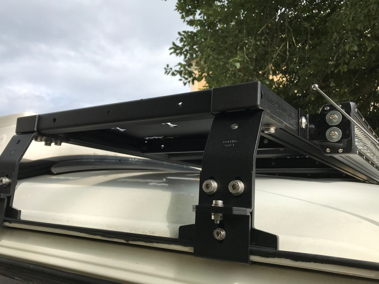 VW T3 Dachträger vor Aufstelldach / Funkbrücke - SpaceRack modular | ultraflach | robust Rolling-Space