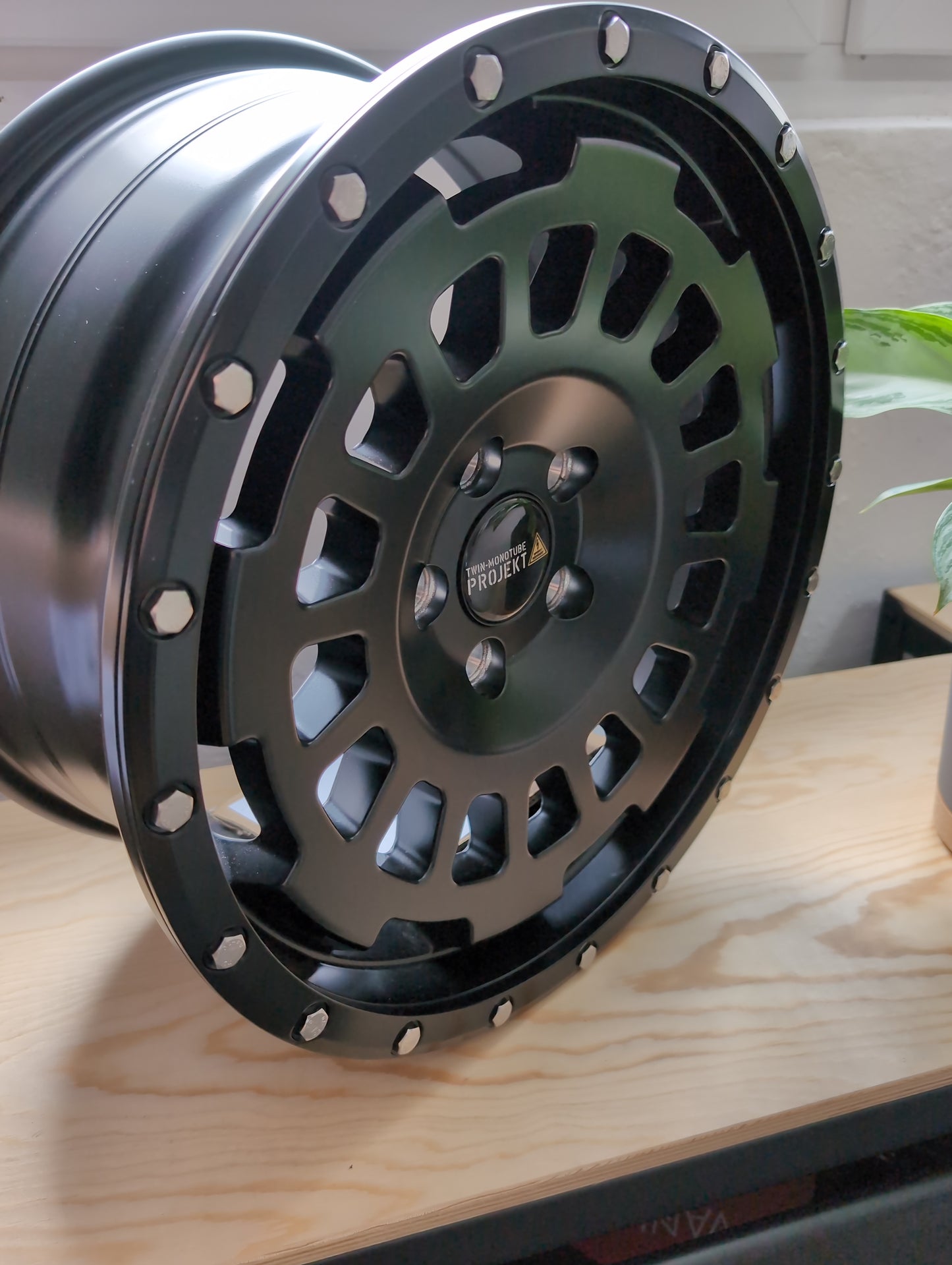 Twin Project Monotube Offroad Felgen AT 8,5X18 schwarz SPRINTER