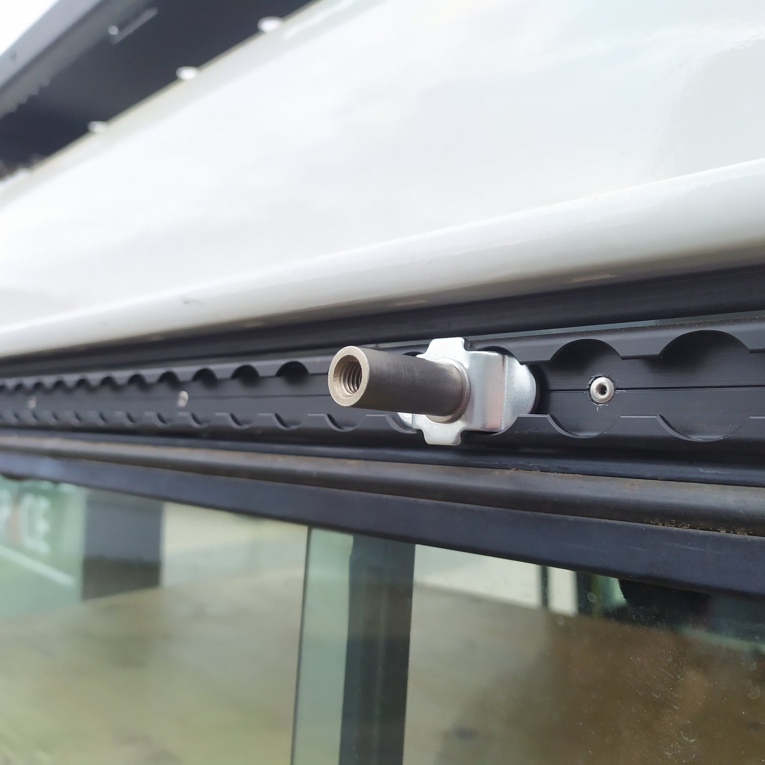 SideRack Defender Seitentragesystem - Single - ohne Airline Schienen Rolling-Space