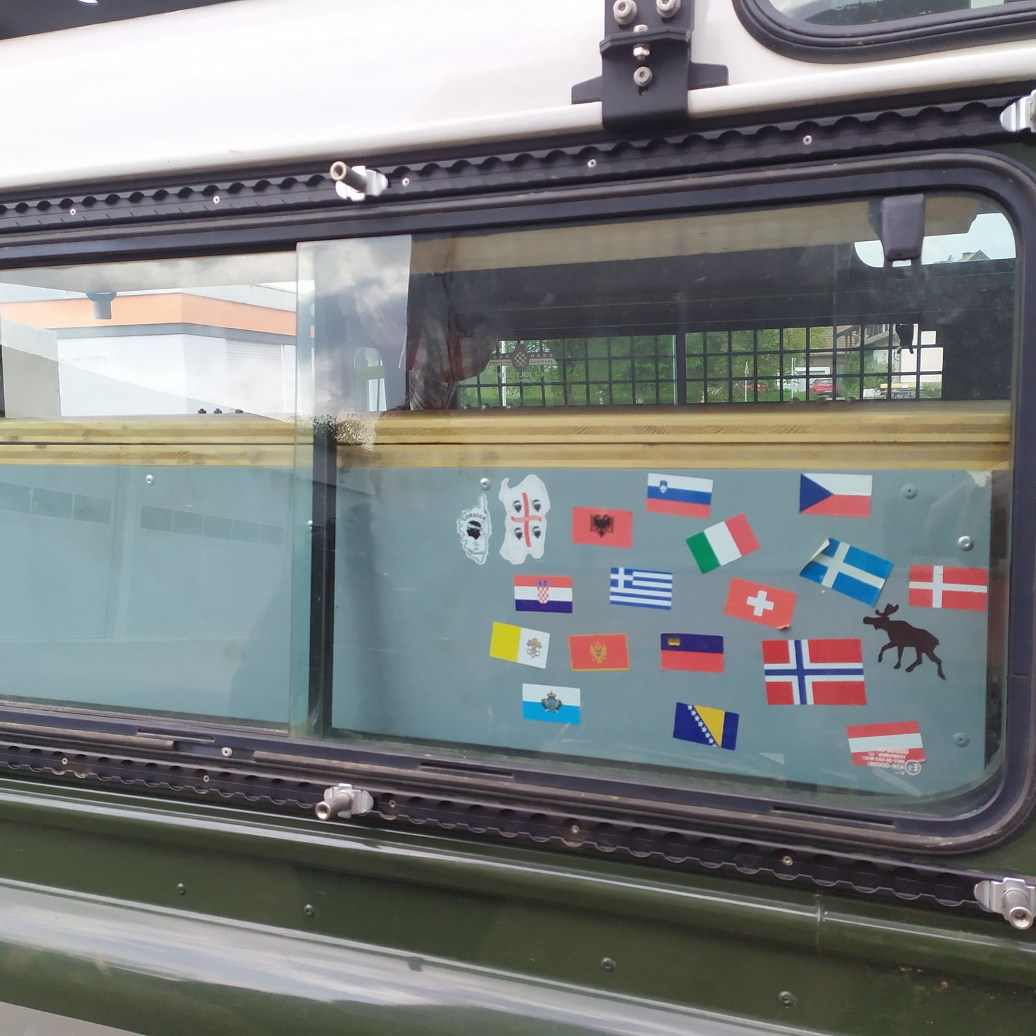 SideRack Defender Seitentragesystem - Single - ohne Airline Schienen Rolling-Space