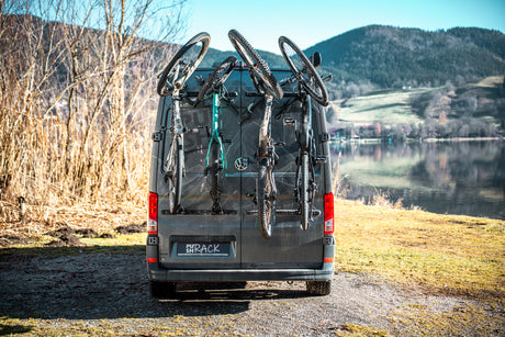https://pushcomponents.com/wp-content/uploads/2025/12/PUSHrack-Fahrradtraeger-V3-Camper-Gravel-Heck.jpg