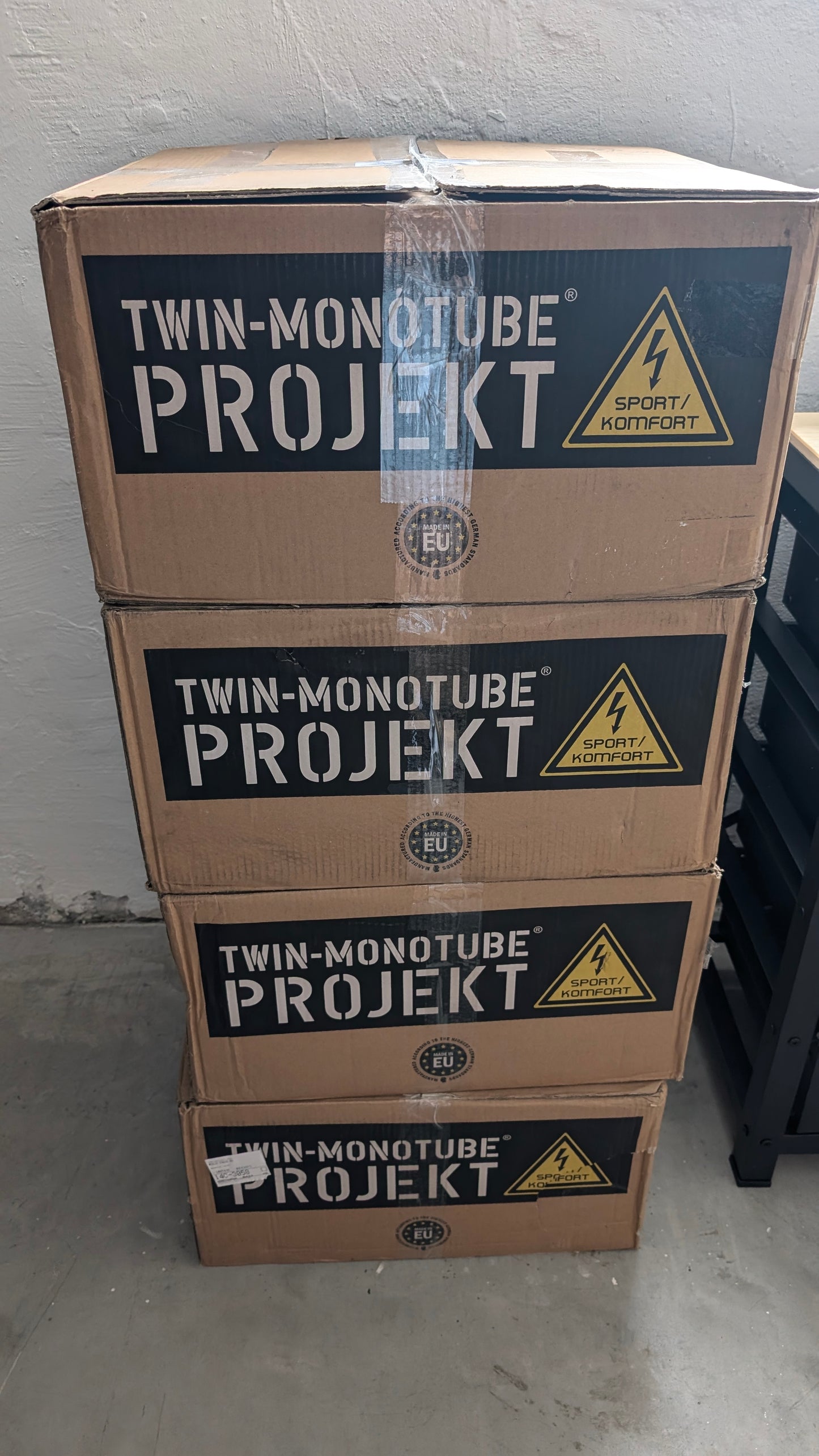 Twin Project Monotube Offroad Felgen AT 8,5X18 schwarz SPRINTER