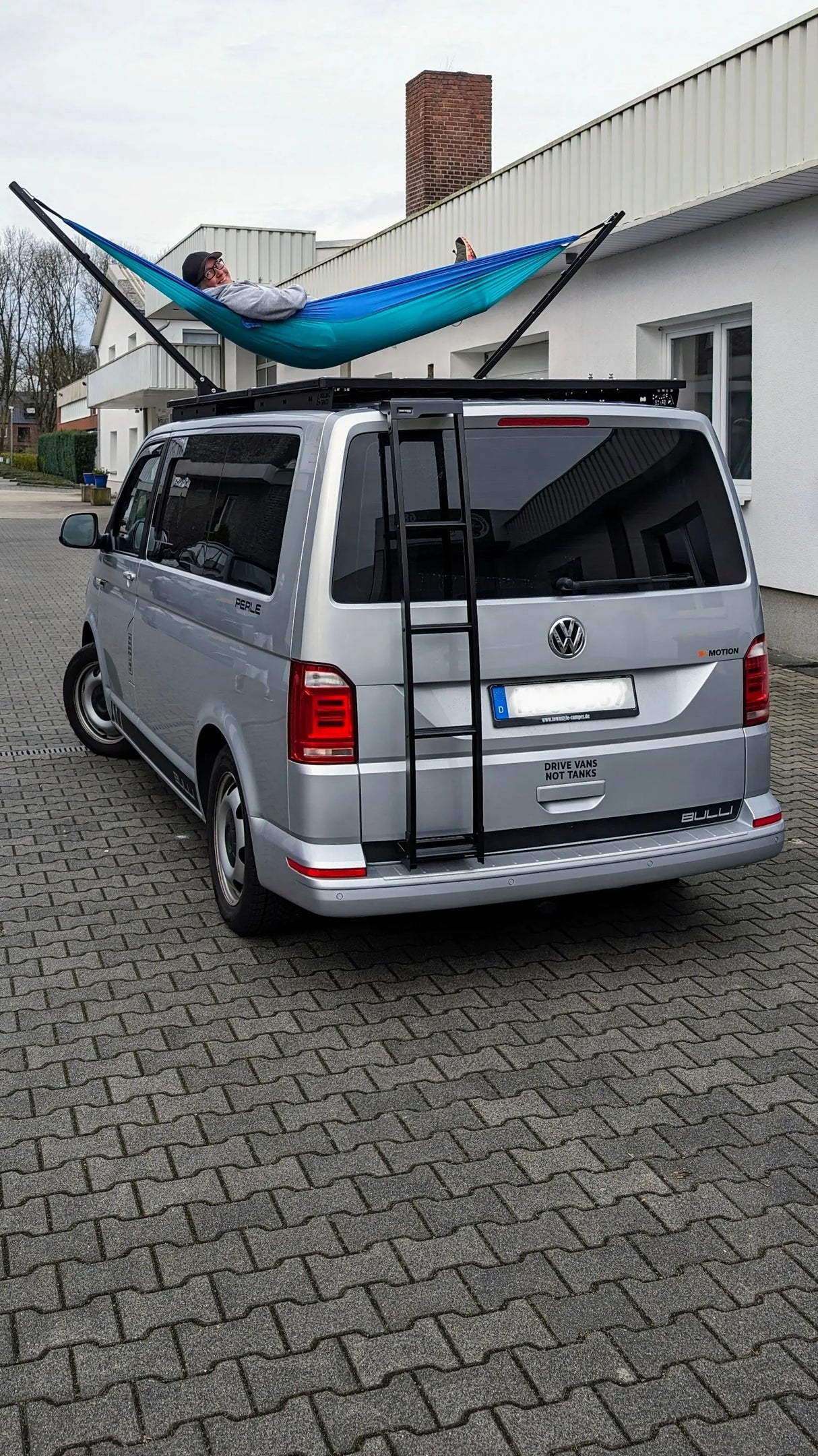 Hängemattenhalter für Dachträger - passt für Rolling Space, Rhino Rack, Frontrunner, SpaceMock, Nuten profil N8, Nutenschiene und andere Rolling Space