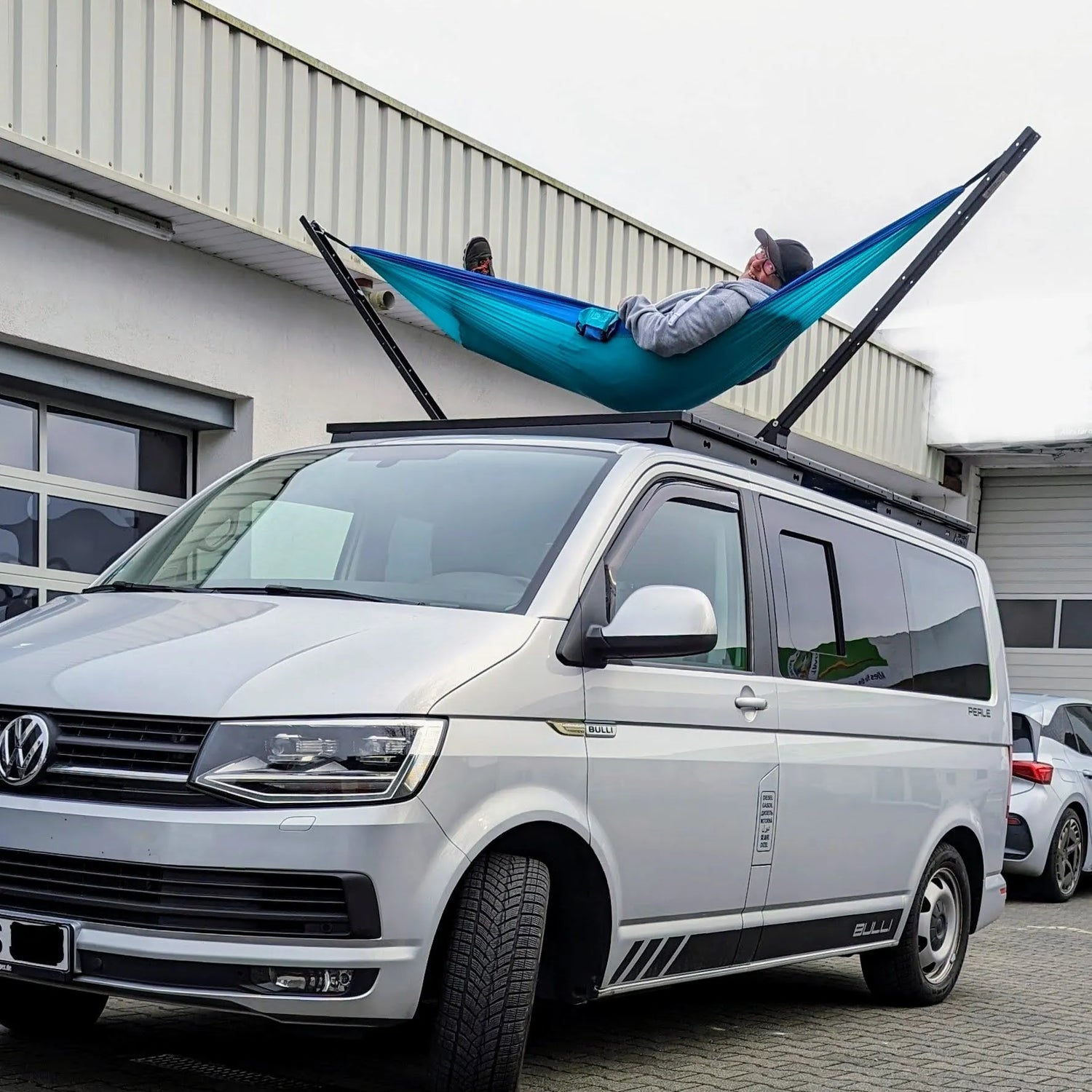 Hängemattenhalter für Dachträger - passt für Rolling Space, Rhino Rack, Frontrunner, SpaceMock, Nuten profil N8, Nutenschiene und andere Rolling Space