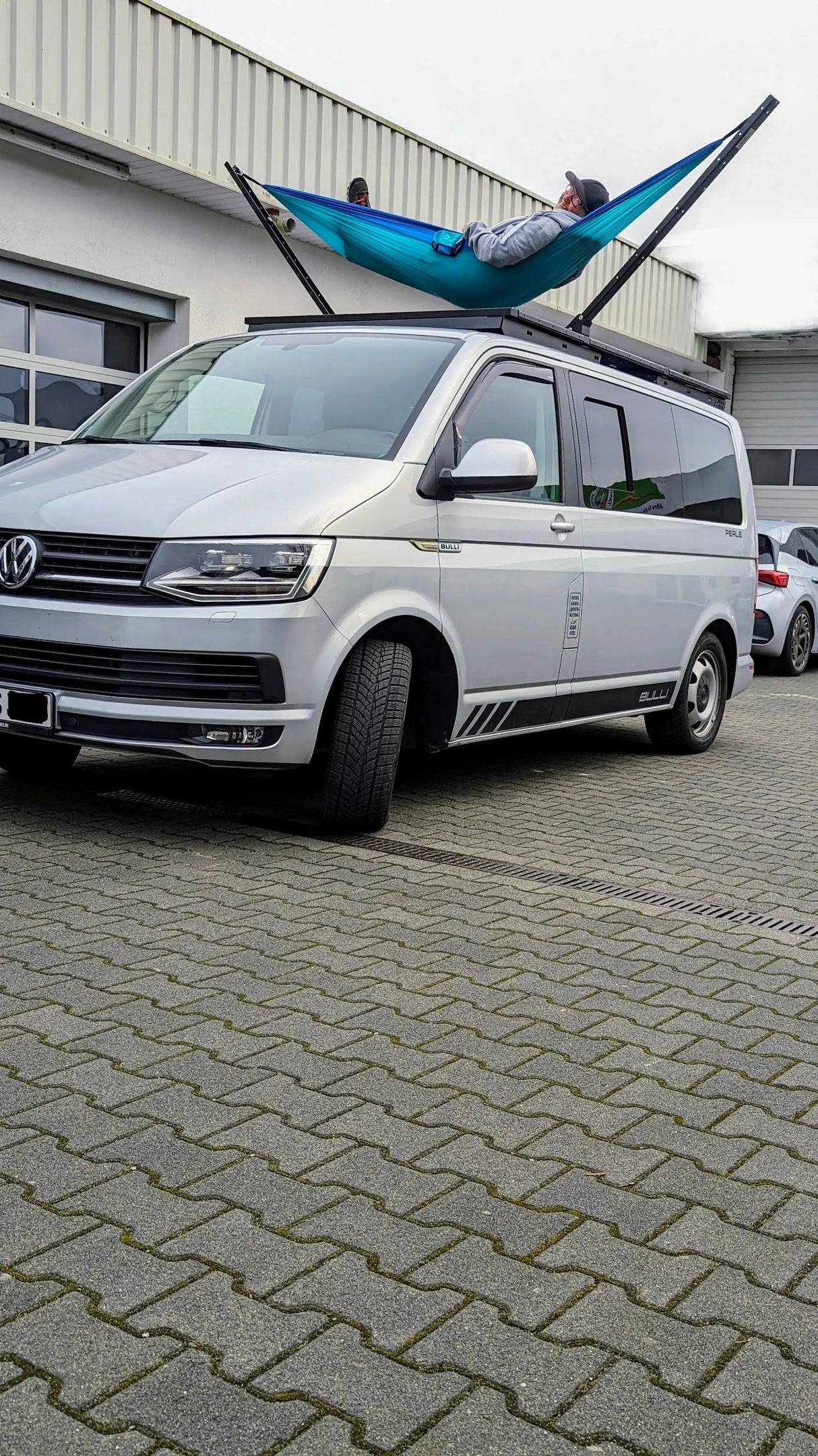 Hängemattenhalter für Dachträger - passt für Rolling Space, Rhino Rack, Frontrunner, SpaceMock, Nuten profil N8, Nutenschiene und andere Rolling Space