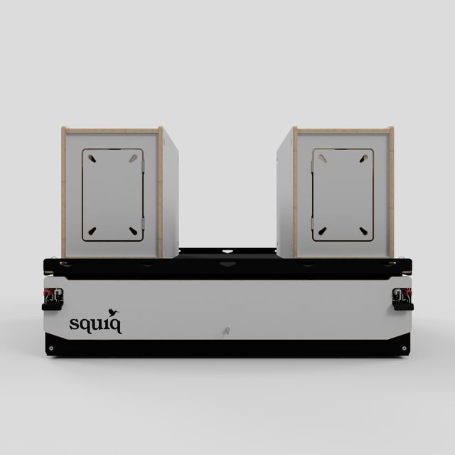https://cdn.shopify.com/s/files/1/0861/6053/9973/files/mini-camping-kofferraumauszug-squiq-traveler-compact-00-geschlossen-vorderansicht.png?v=1768308433