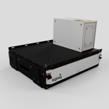 https://cdn.shopify.com/s/files/1/0861/6053/9973/files/mini-camping-kofferraumauszug-squiq-traveler-compact-09-geschlossen-perspektive_Campingbox_rechts.png?v=1768813959
