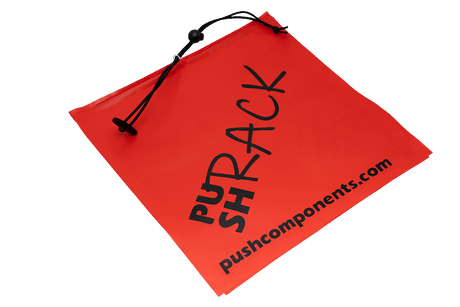 https://pushcomponents.com/wp-content/uploads/2024/02/pushrack-flagge-sicherheit-transport-hecktraeger-camper-montageschiene-push-components.png