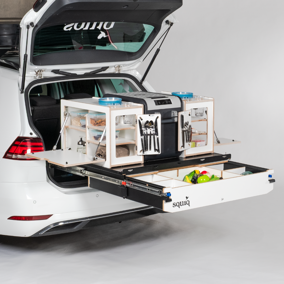 https://cdn.shopify.com/s/files/1/0861/6053/9973/files/regular-squiq-traveler-in-vwpassat.png?v=1754652023