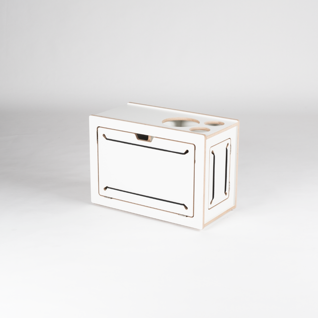 https://cdn.shopify.com/s/files/1/0861/6053/9973/files/squiq-traveler-compact-campingbox-links-geschlossen.png?v=1752209751