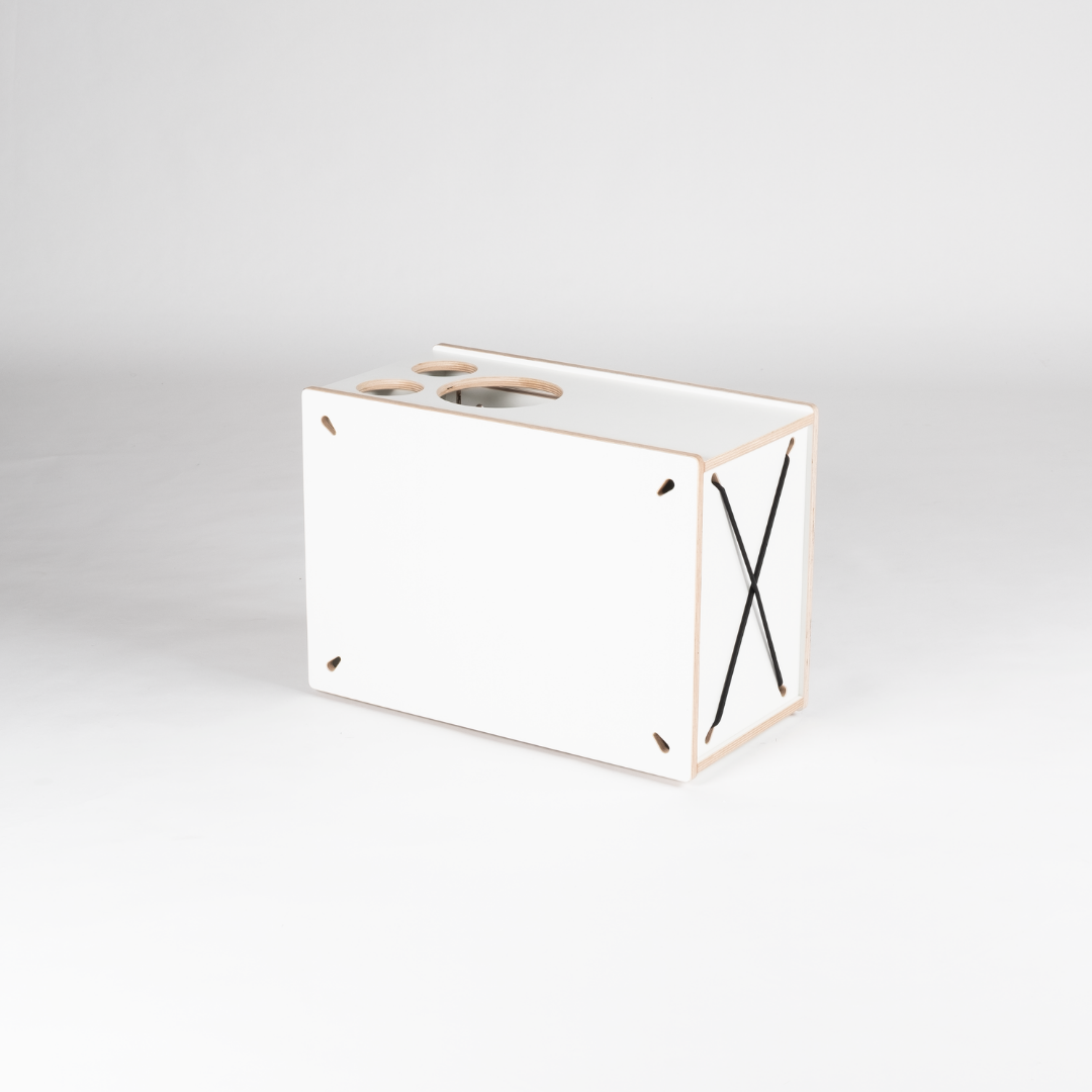 https://cdn.shopify.com/s/files/1/0861/6053/9973/files/squiq-traveler-compact-campingbox-links-hinten.png?v=1752209751
