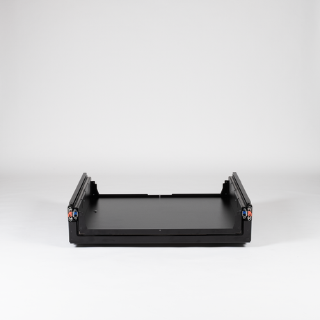 https://cdn.shopify.com/s/files/1/0861/6053/9973/files/squiq-traveler-compact-kofferraumauszug-einfach-alltagstauglich.png?v=1765291652