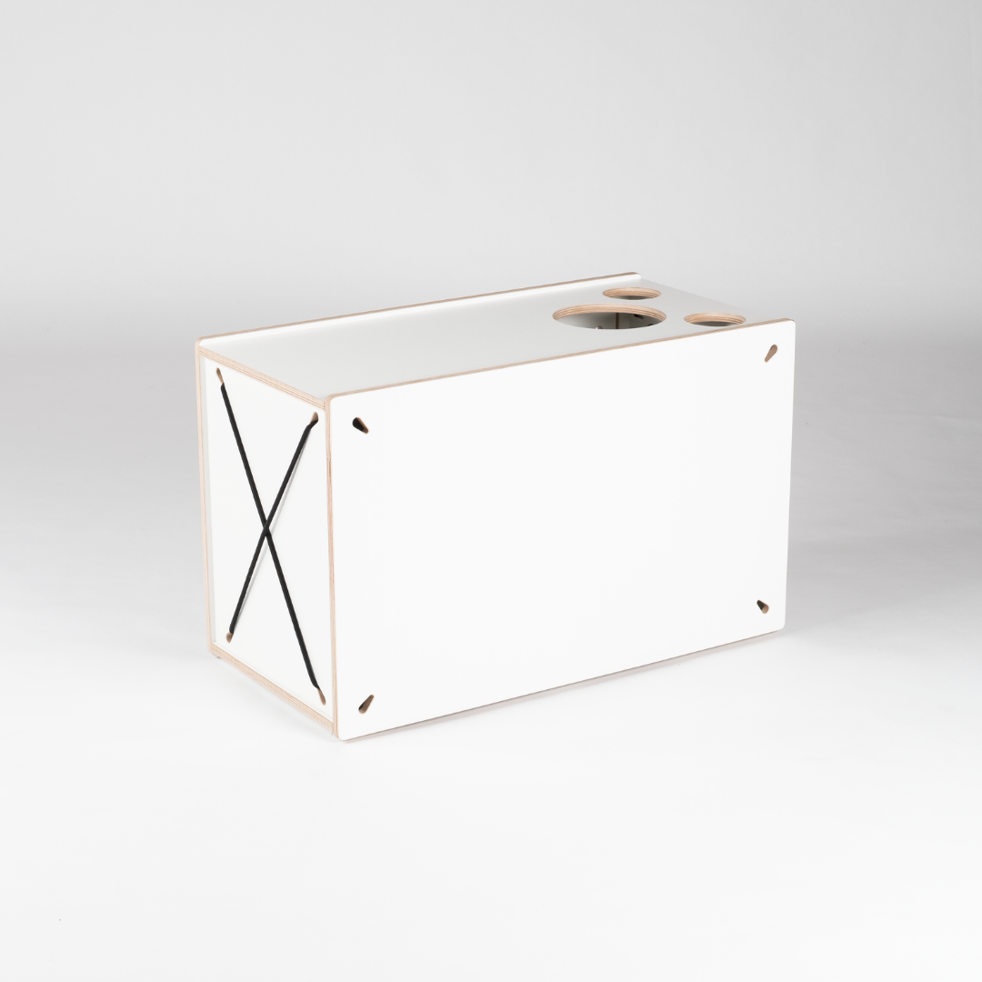 https://cdn.shopify.com/s/files/1/0861/6053/9973/files/squiq-traveler-max-campingbox-rechts-hinten.png?v=1753362601