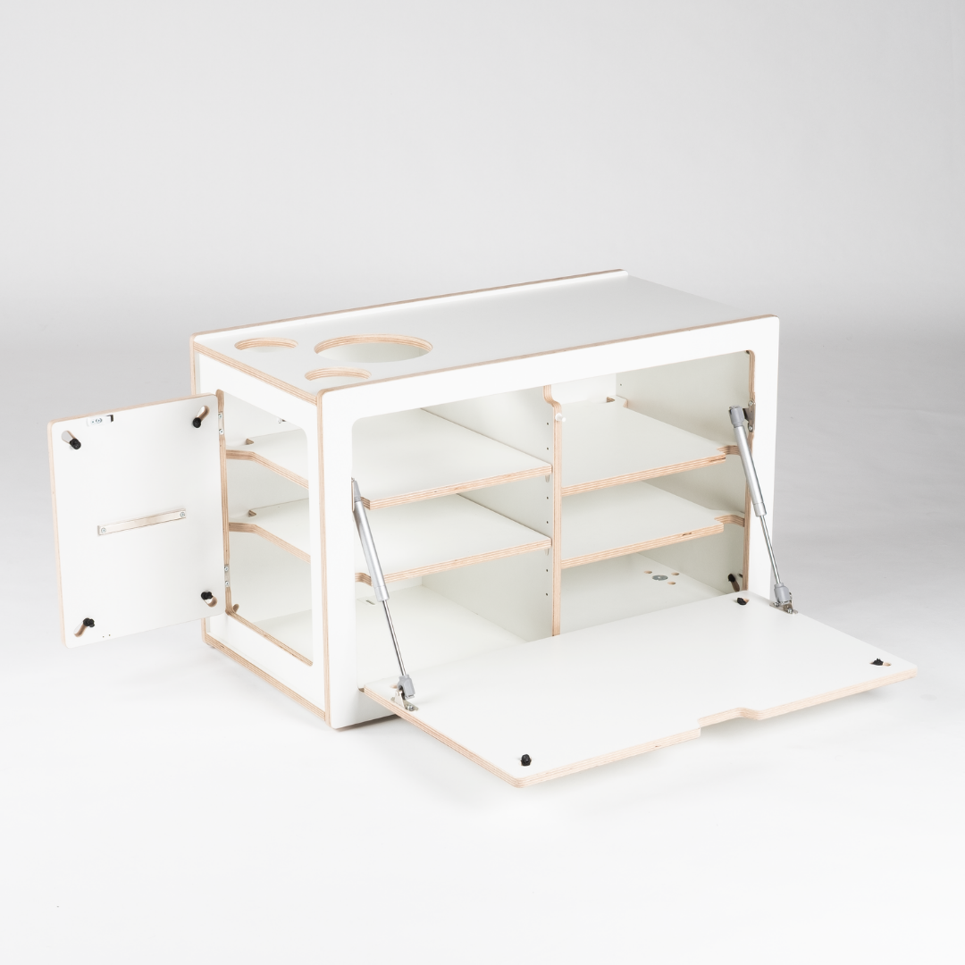 https://cdn.shopify.com/s/files/1/0861/6053/9973/files/squiq-traveler-max-campingbox-rechts-offen.png?v=1753362601