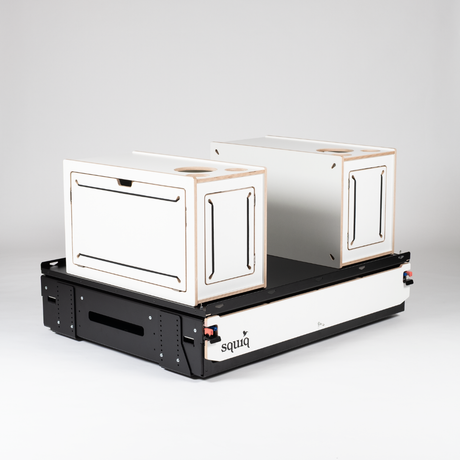 https://cdn.shopify.com/s/files/1/0861/6053/9973/files/squiq-traveler-max-kofferraumauszug-campingboxen-geschlossen-perspektive.png?v=1753362601