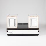https://cdn.shopify.com/s/files/1/0861/6053/9973/files/squiq-traveler-max-kofferraumauszug-campingboxen-geschlossen-vorderansicht.png?v=1753362601