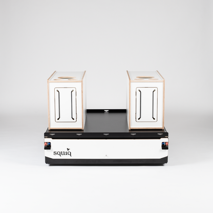 https://cdn.shopify.com/s/files/1/0861/6053/9973/files/squiq-traveler-regular-kofferraumauszug-campingboxen-geschlossen-vorderansicht.png?v=1752571427